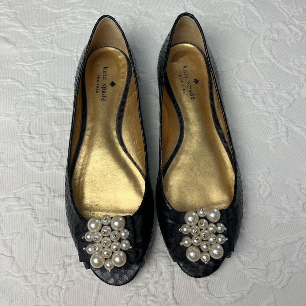 Kate Spade Ollie Flat Black Snake wPearls size 6
